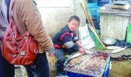 曹县吃瓜事件网红男女,网红男女的争议与反思